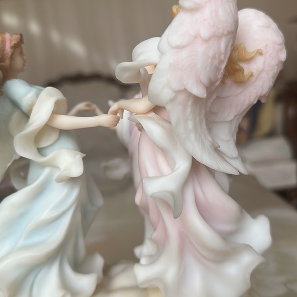 Roman Seraphim Classics Angels Heavenly Circle “Joined in Friendship” #81875 - Picture 6 of 7